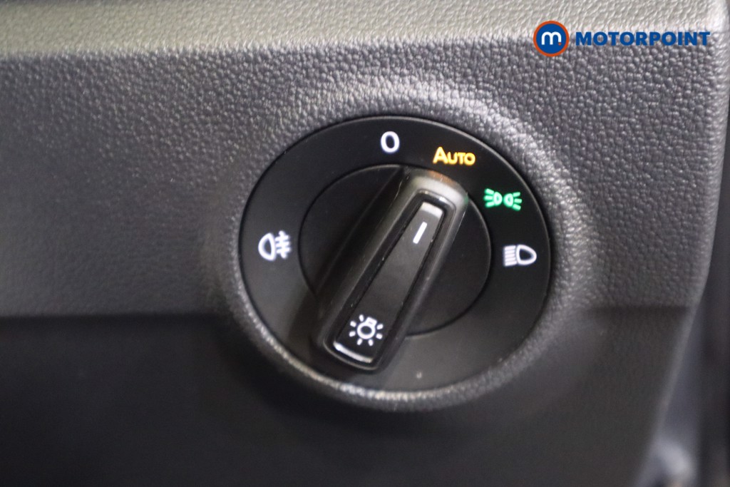 Volkswagen T-Roc Life Manual Petrol SUV - Stock Number (1572378) - 16th supplementary image
