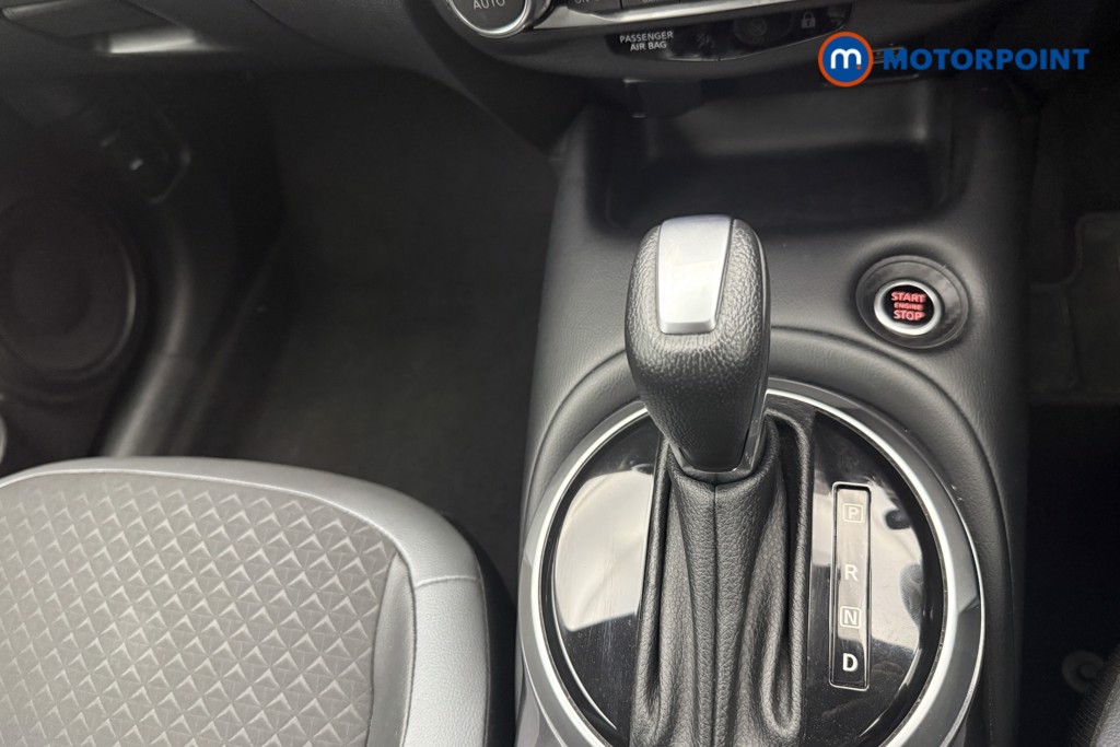 Nissan Juke N-Connecta Automatic Petrol SUV - Stock Number (1572652) - 11th supplementary image