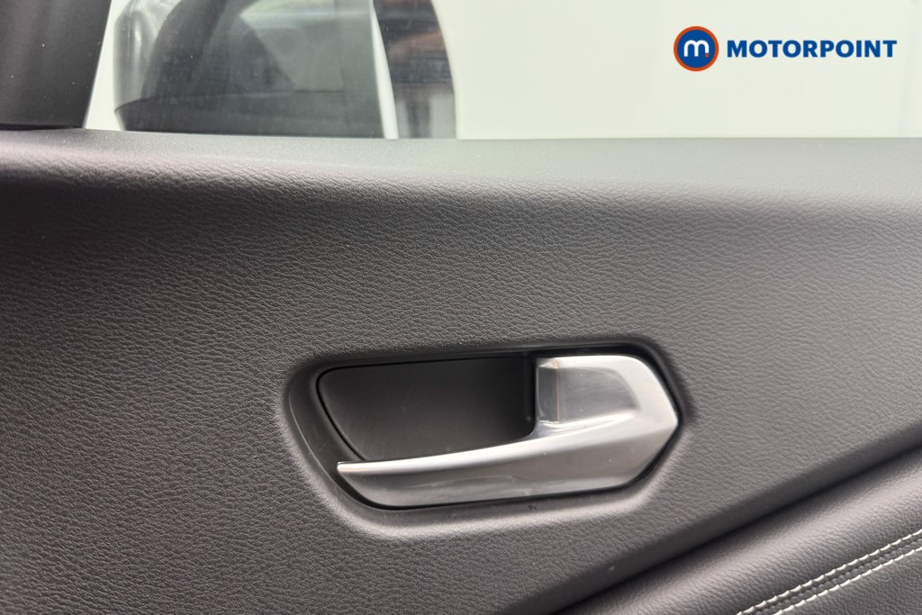 Nissan Juke N-Connecta Automatic Petrol SUV - Stock Number (1572652) - 14th supplementary image