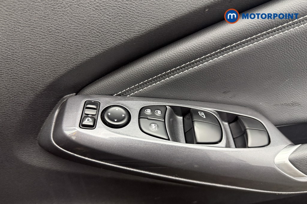 Nissan Juke N-Connecta Automatic Petrol SUV - Stock Number (1572652) - 15th supplementary image