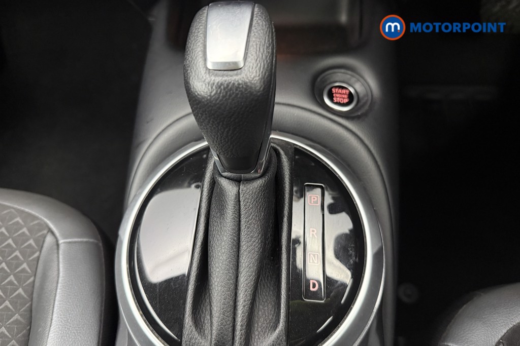 Nissan Juke N-Connecta Automatic Petrol SUV - Stock Number (1572657) - 7th supplementary image