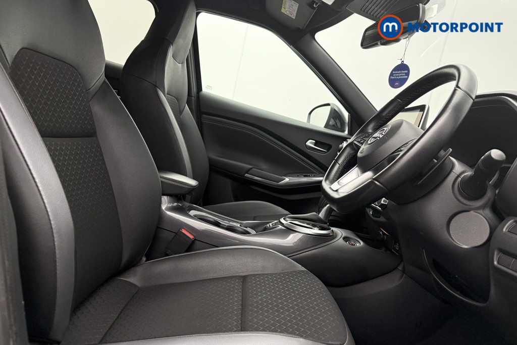 Nissan Juke N-Connecta Automatic Petrol SUV - Stock Number (1572657) - 8th supplementary image