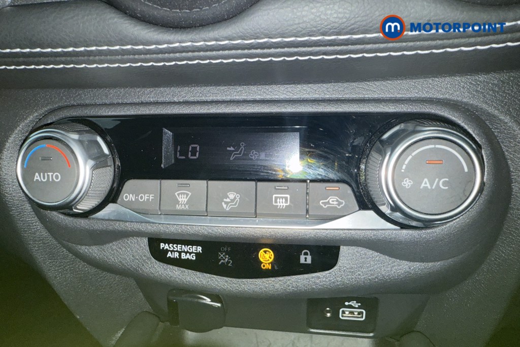 Nissan Juke N-Connecta Automatic Petrol SUV - Stock Number (1572657) - 16th supplementary image