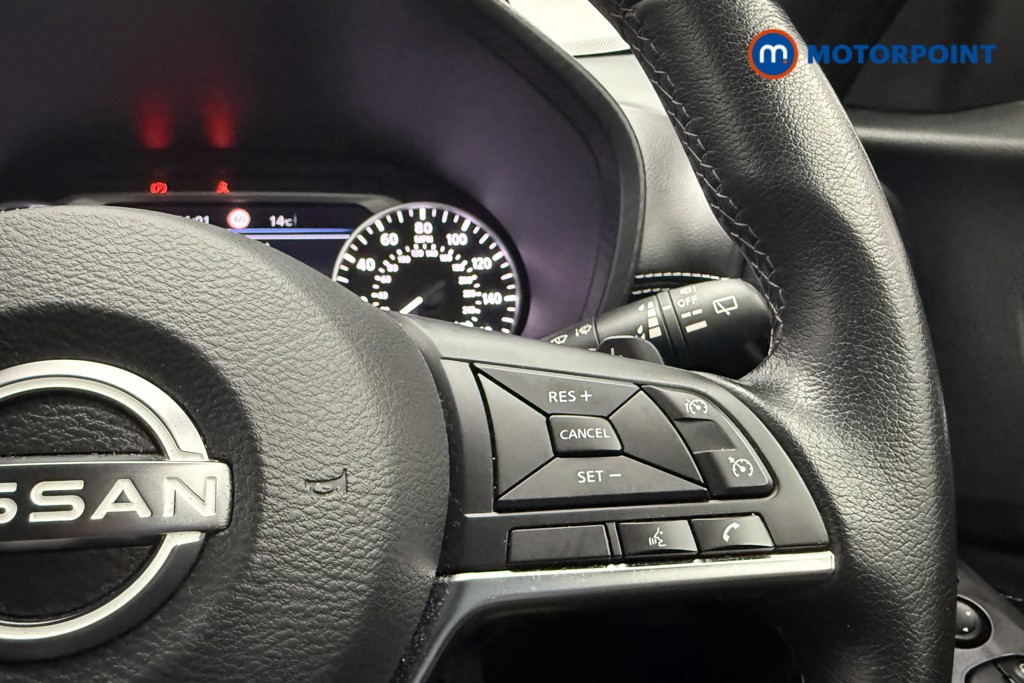 Nissan Juke N-Connecta Automatic Petrol SUV - Stock Number (1572661) - 11th supplementary image