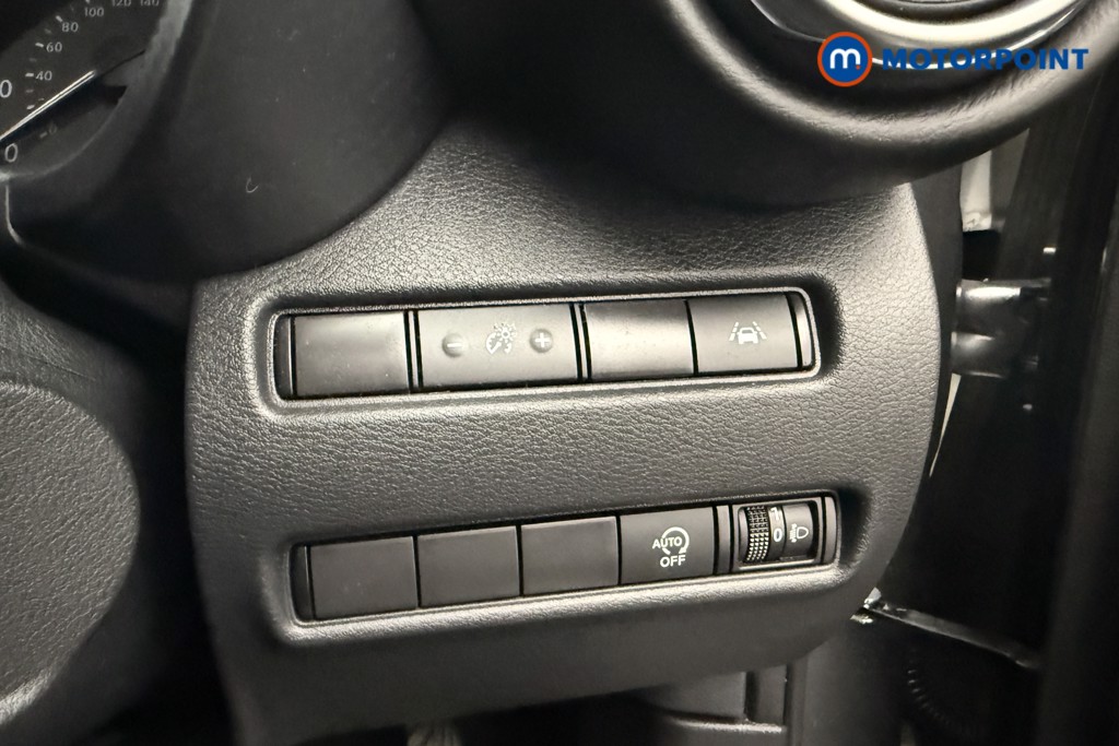 Nissan Juke N-Connecta Automatic Petrol SUV - Stock Number (1572661) - 12th supplementary image