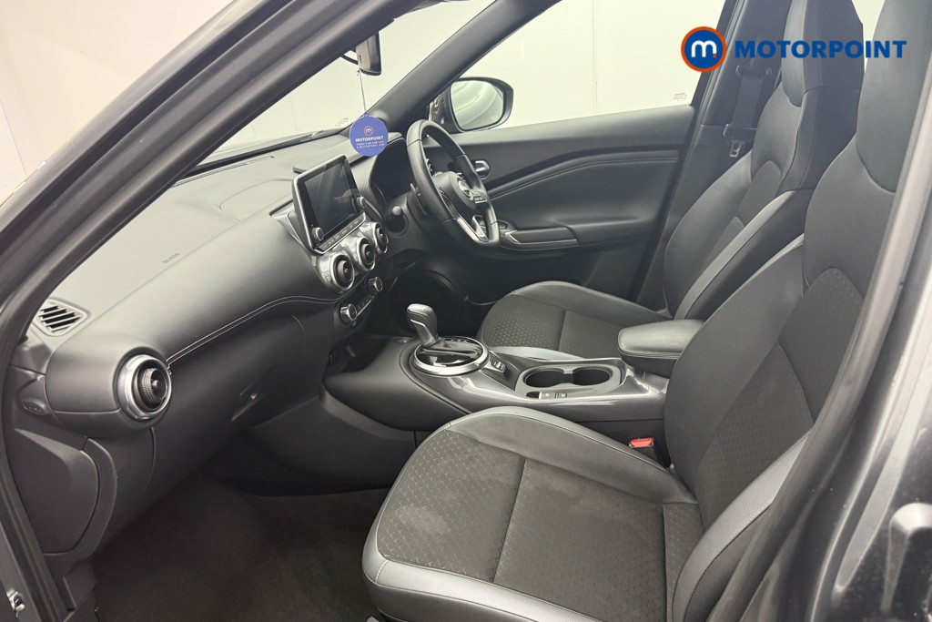 Nissan Juke N-Connecta Automatic Petrol SUV - Stock Number (1572661) - 1st supplementary image