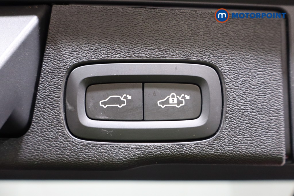 Volvo Xc60 Plus Black Edition Automatic Petrol SUV - Stock Number (1572806) - 25th supplementary image