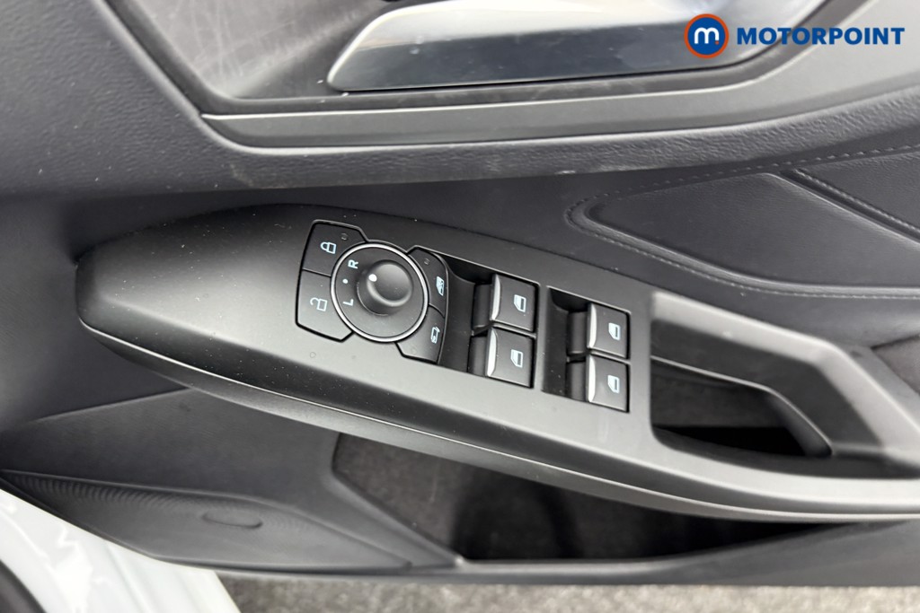 Ford Focus St-Line Style Automatic Petrol-Electric Hybrid Hatchback - Stock Number (1573218) - 15th supplementary image