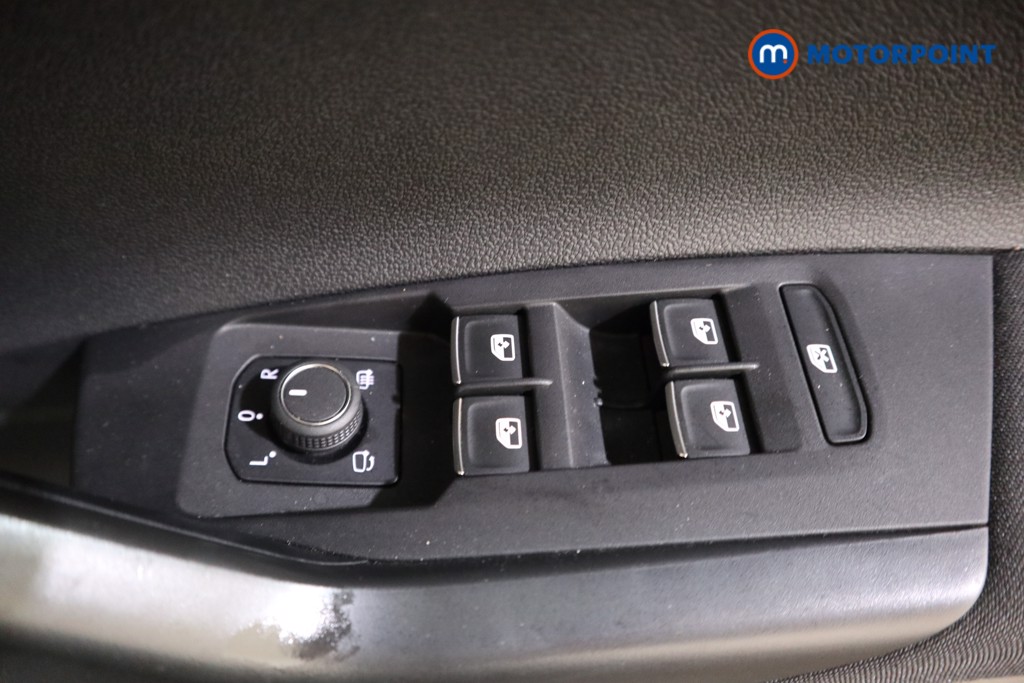 Volkswagen Taigo R-Line Manual Petrol SUV - Stock Number (1573517) - 9th supplementary image