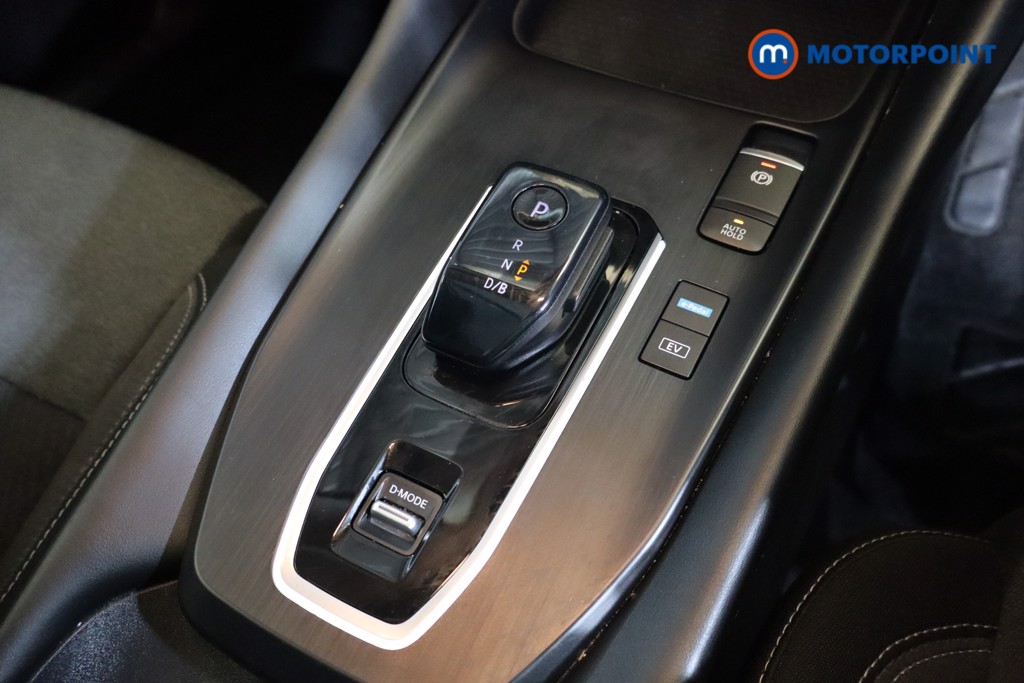 Nissan Qashqai N-Connecta Automatic Petrol-Electric Hybrid SUV - Stock Number (1573885) - 11th supplementary image