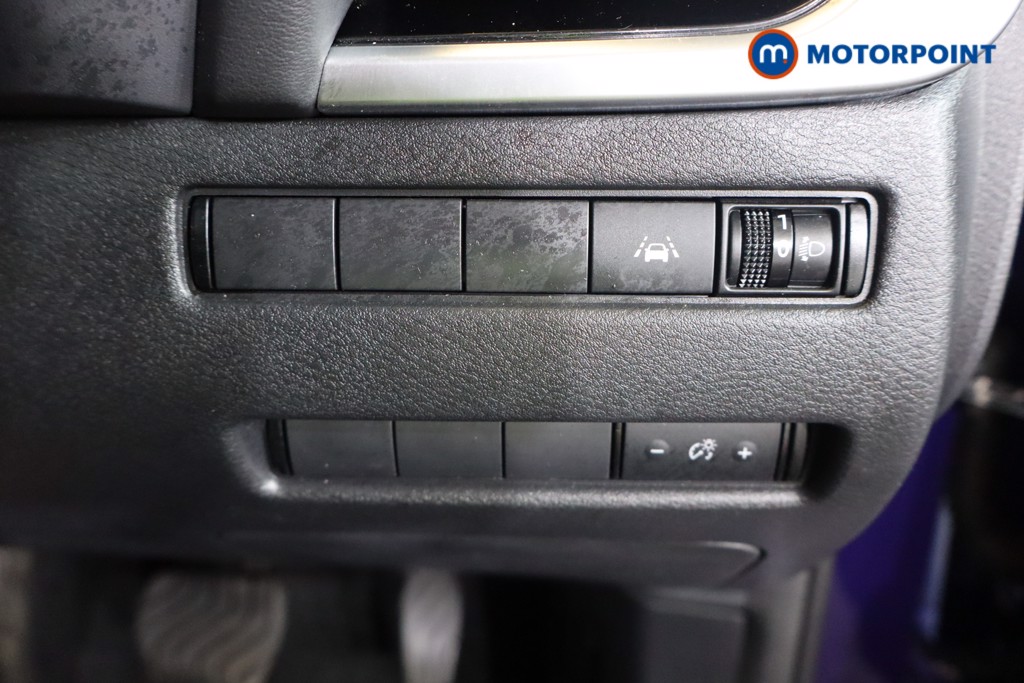 Nissan Qashqai N-Connecta Automatic Petrol-Electric Hybrid SUV - Stock Number (1573885) - 16th supplementary image