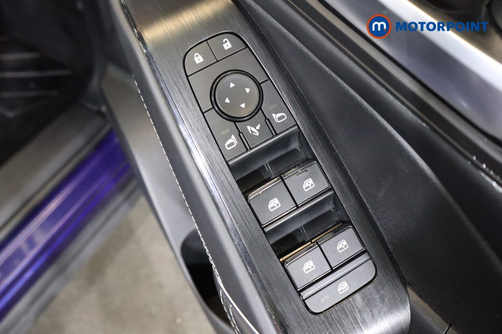 Nissan Qashqai N-Connecta Automatic Petrol-Electric Hybrid SUV - Stock Number (1573885) - 17th supplementary image