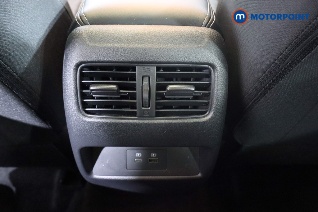 Nissan Qashqai N-Connecta Automatic Petrol-Electric Hybrid SUV - Stock Number (1573885) - 20th supplementary image