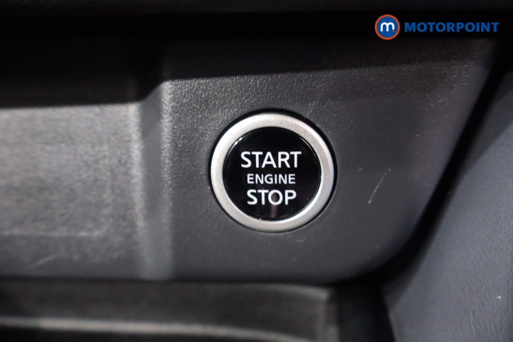 Nissan Qashqai Tekna Manual Petrol SUV - Stock Number (1574099) - 13th supplementary image