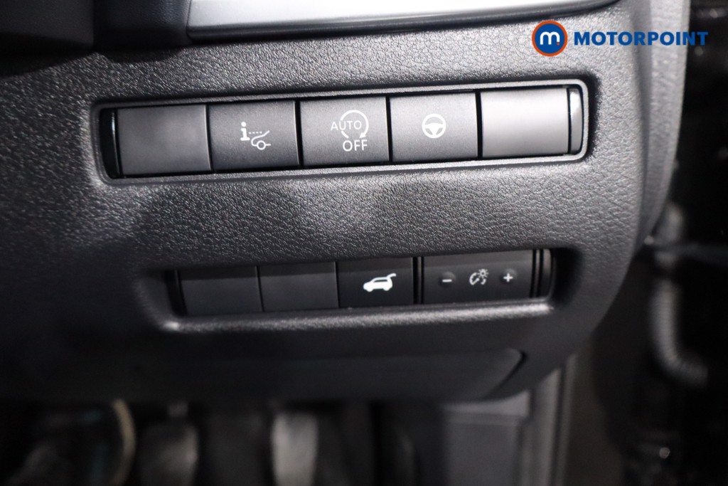 Nissan Qashqai Tekna Manual Petrol SUV - Stock Number (1574099) - 21st supplementary image