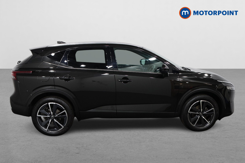 Nissan Qashqai Tekna Manual Petrol SUV - Stock Number (1574099) - Drivers side