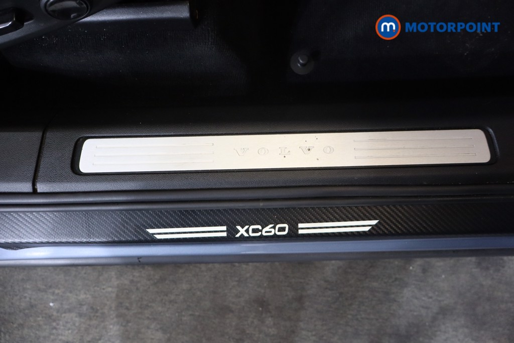 Volvo Xc60 Momentum Pro Automatic Diesel SUV - Stock Number (1574135) - 20th supplementary image