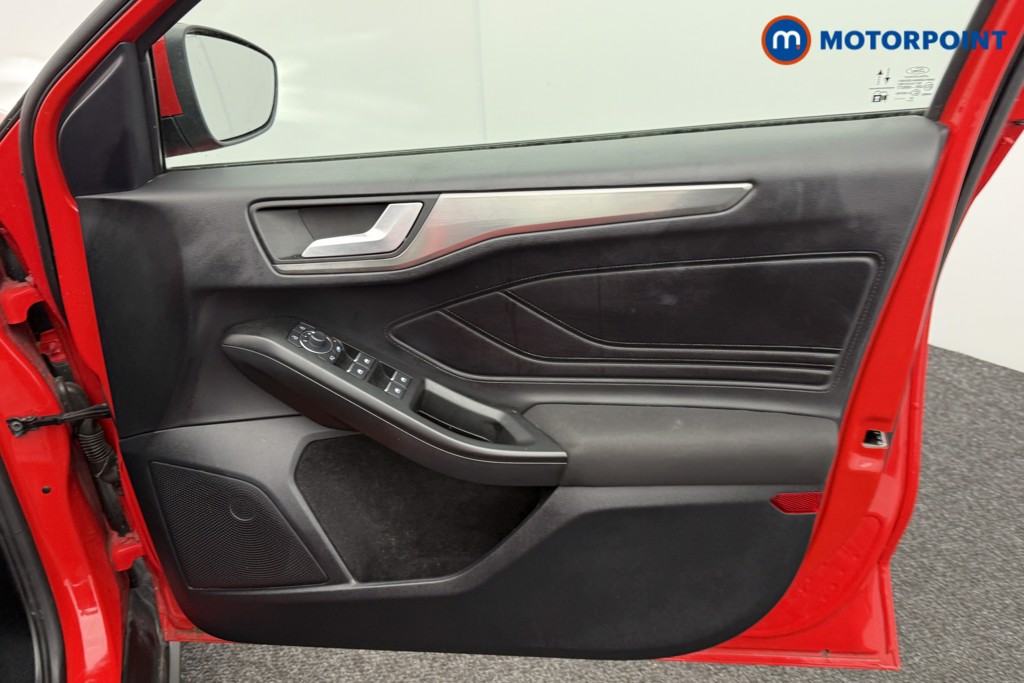 Ford Focus Titanium Automatic Petrol Hatchback - Stock Number (1574269) - 17th supplementary image