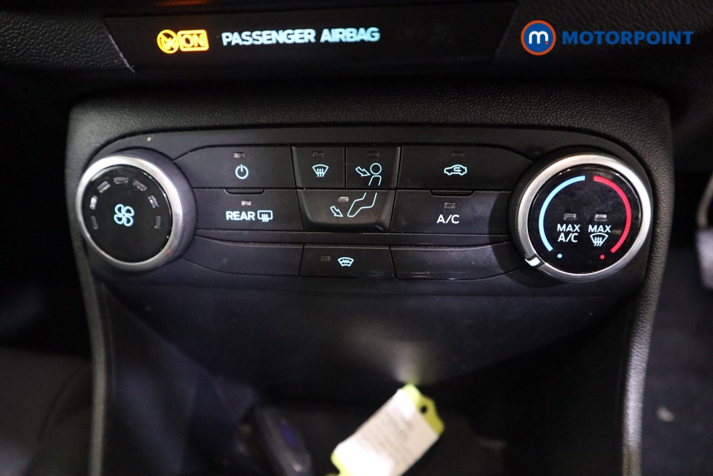 Ford Fiesta Titanium Manual Petrol Hatchback - Stock Number (1574453) - 7th supplementary image