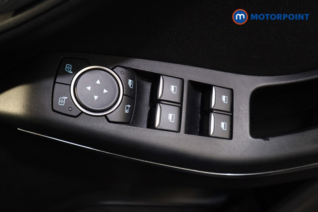 Ford Fiesta Titanium Manual Petrol Hatchback - Stock Number (1574453) - 8th supplementary image
