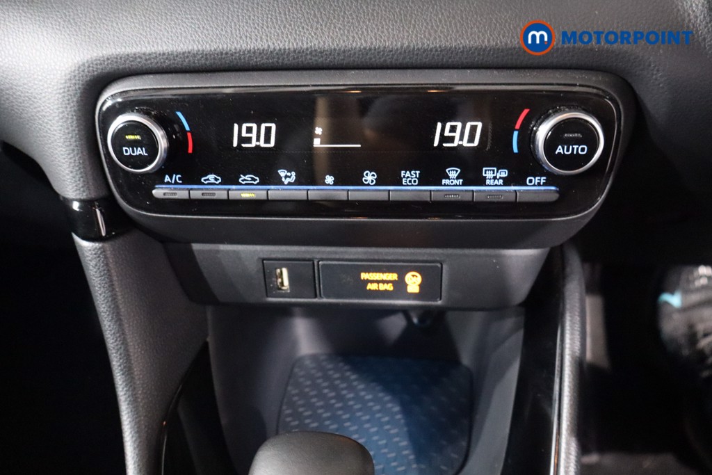 Toyota Yaris Launch Edition Automatic Petrol-Electric Hybrid Hatchback - Stock Number (1575267) - 16th supplementary image