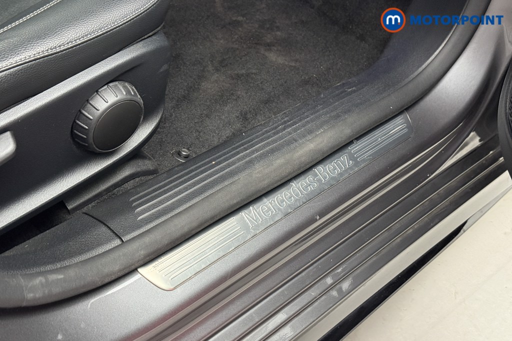 Mercedes-Benz A Class Amg Line Executive Edition Automatic Petrol Hatchback - Stock Number (1552945) - 24th supplementary image