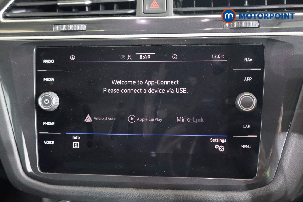 Volkswagen Tiguan Life Manual Petrol SUV - Stock Number (1560895) - 9th supplementary image