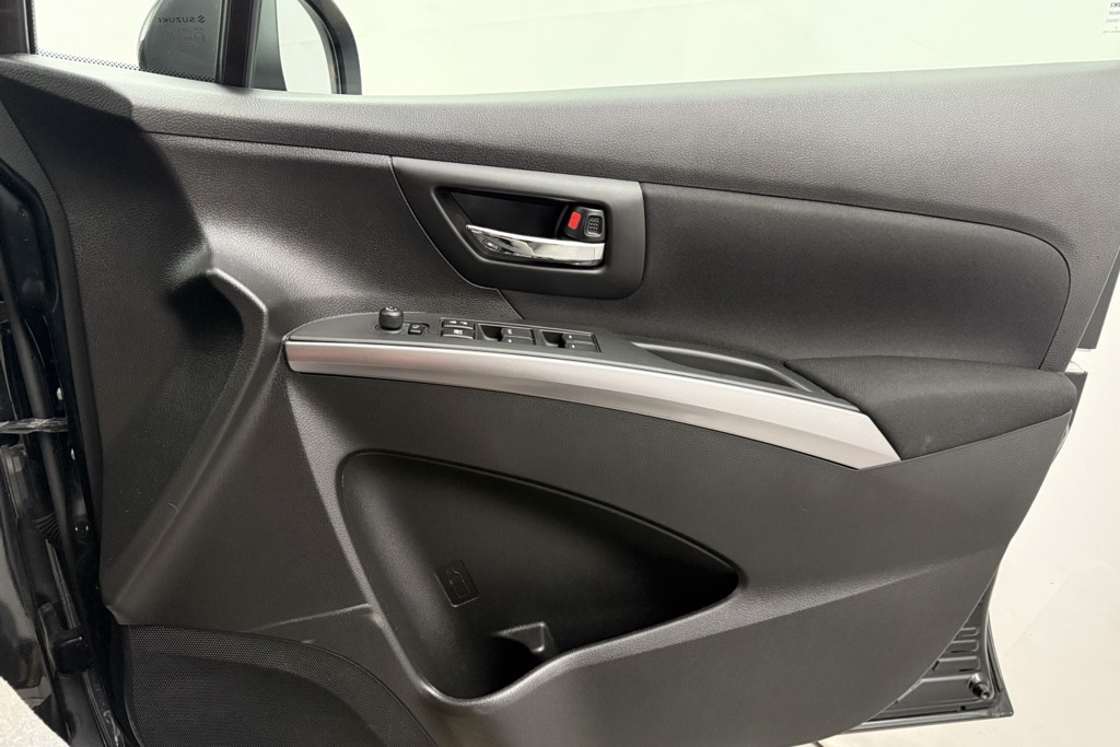 Suzuki S-Cross Motion Manual Petrol-Electric Hybrid SUV - Stock Number (1563022) - 11th supplementary image
