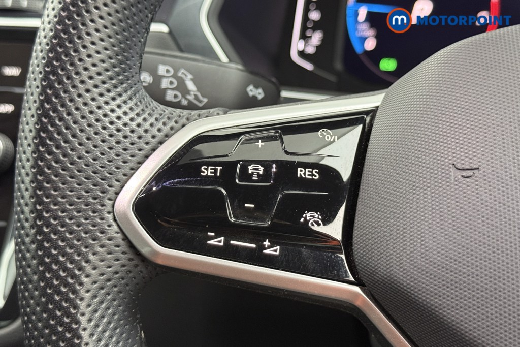 Volkswagen Tiguan R-Line Automatic Petrol SUV - Stock Number (1564946) - 3rd supplementary image