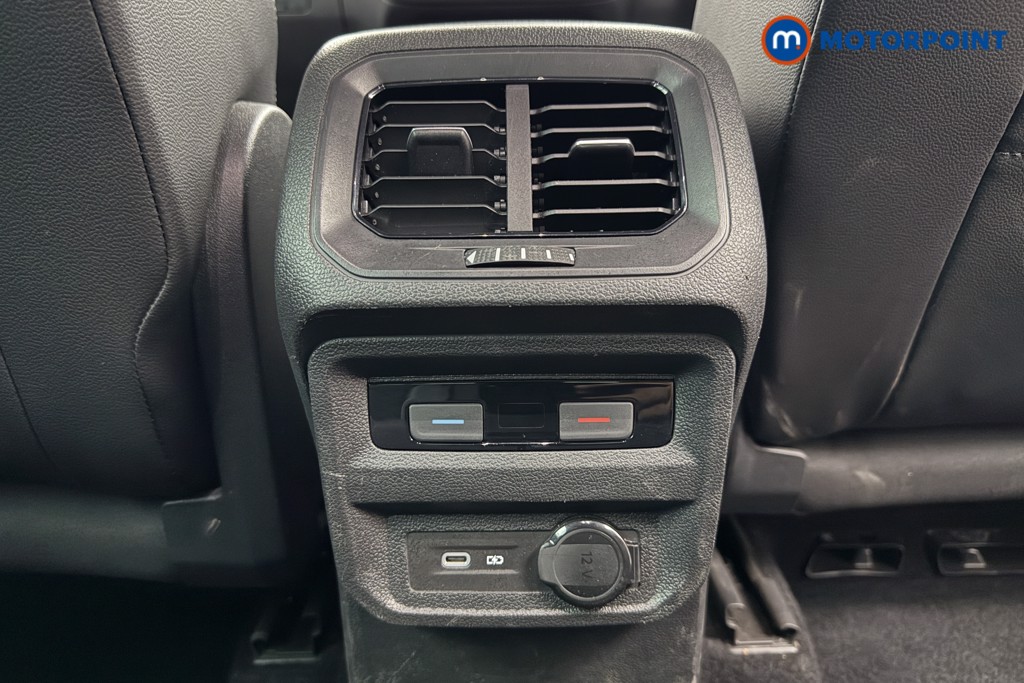 Volkswagen Tiguan R-Line Automatic Petrol SUV - Stock Number (1564946) - 23rd supplementary image