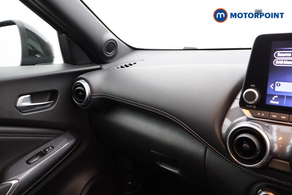 Nissan Juke N-Connecta Automatic Petrol SUV - Stock Number (1564965) - 7th supplementary image
