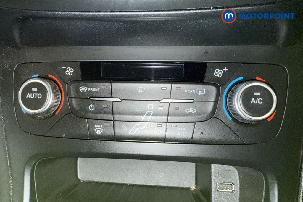 Ford Focus Titanium Manual Diesel Hatchback - Stock Number (1565051) - 16th supplementary image