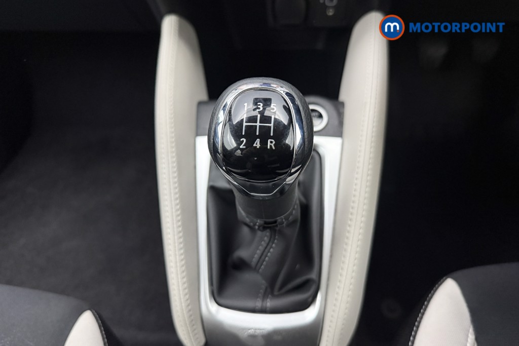 Nissan Micra Tekna Manual Petrol Hatchback - Stock Number (1565461) - 7th supplementary image