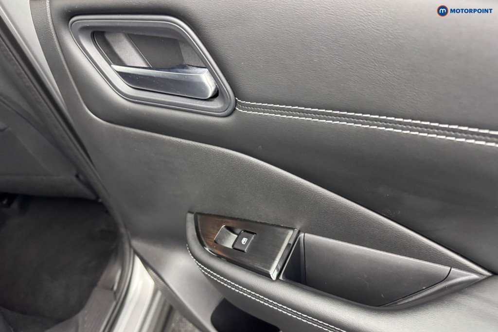 Nissan Qashqai Acenta Premium Automatic Petrol SUV - Stock Number (1566630) - 23rd supplementary image