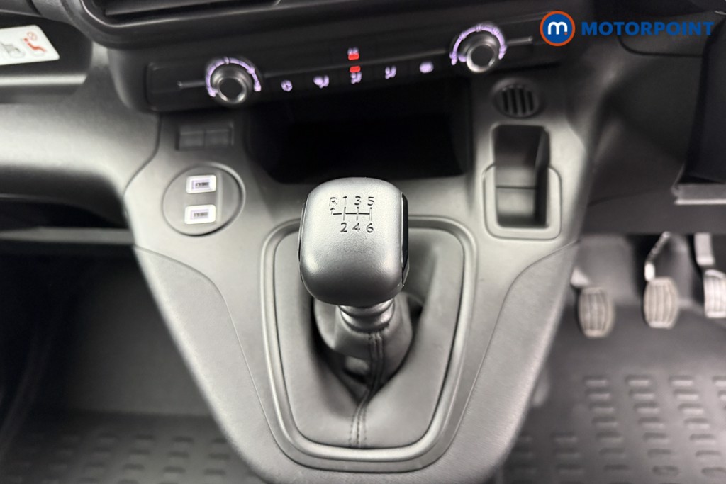 Vauxhall Combo Cargo Prime Manual Diesel Crew Bus - Stock Number (1567025) - 7th supplementary image