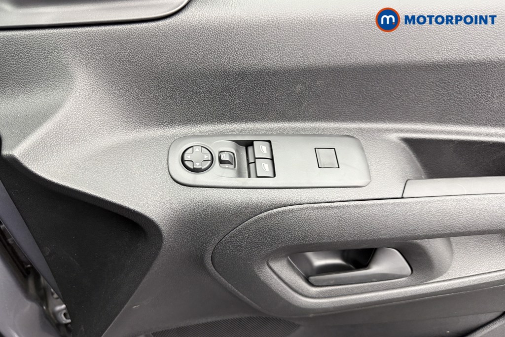 Vauxhall Combo Cargo Prime Manual Diesel Crew Bus - Stock Number (1567025) - 11th supplementary image