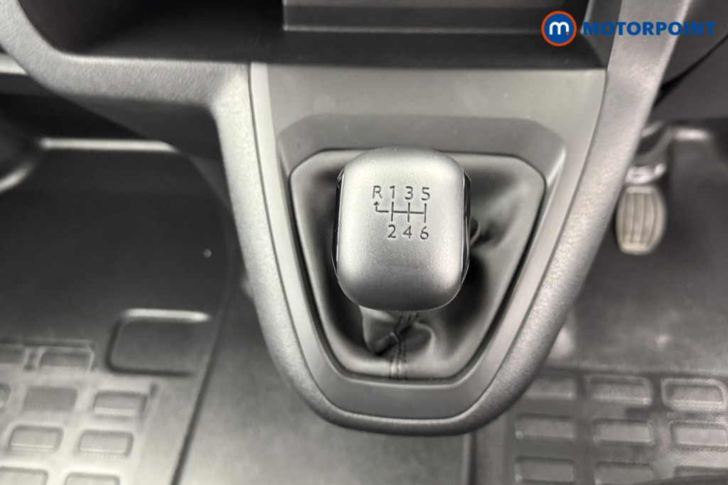 Vauxhall Vivaro Prime Manual Diesel Crew Bus - Stock Number (1567284) - 9th supplementary image