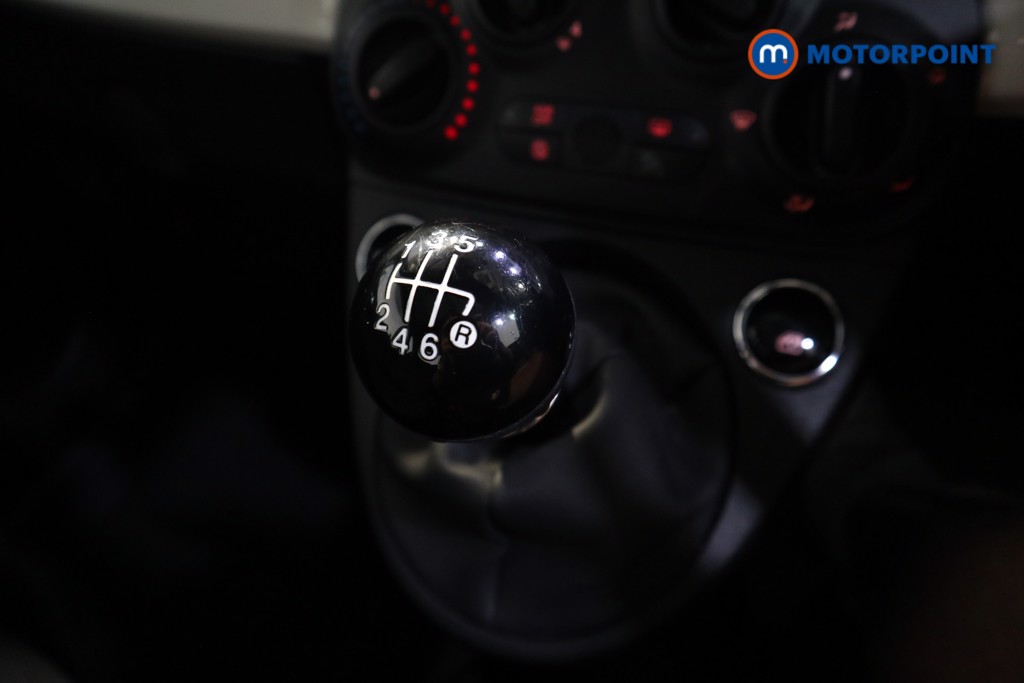 Fiat 500 1.0 Mild Hybrid 3Dr Manual Petrol-Electric Hybrid Hatchback - Stock Number (1568189) - 7th supplementary image