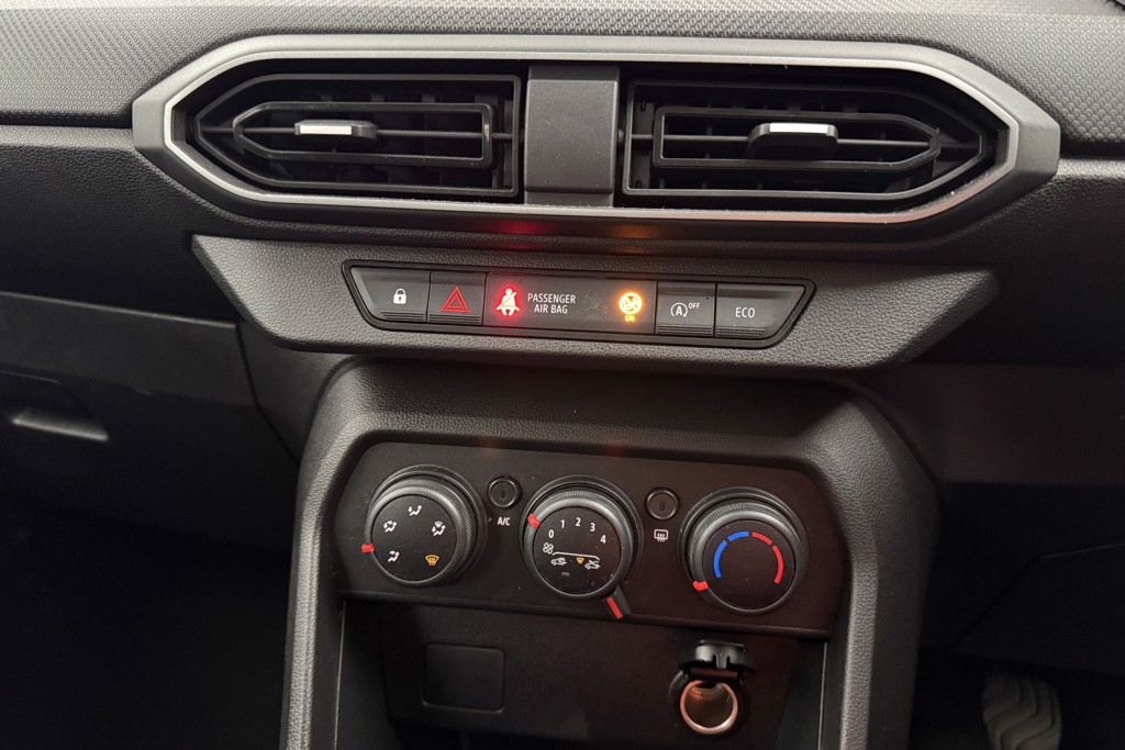 Dacia Sandero Essential Manual Petrol Hatchback - Stock Number (1568297) - 6th supplementary image