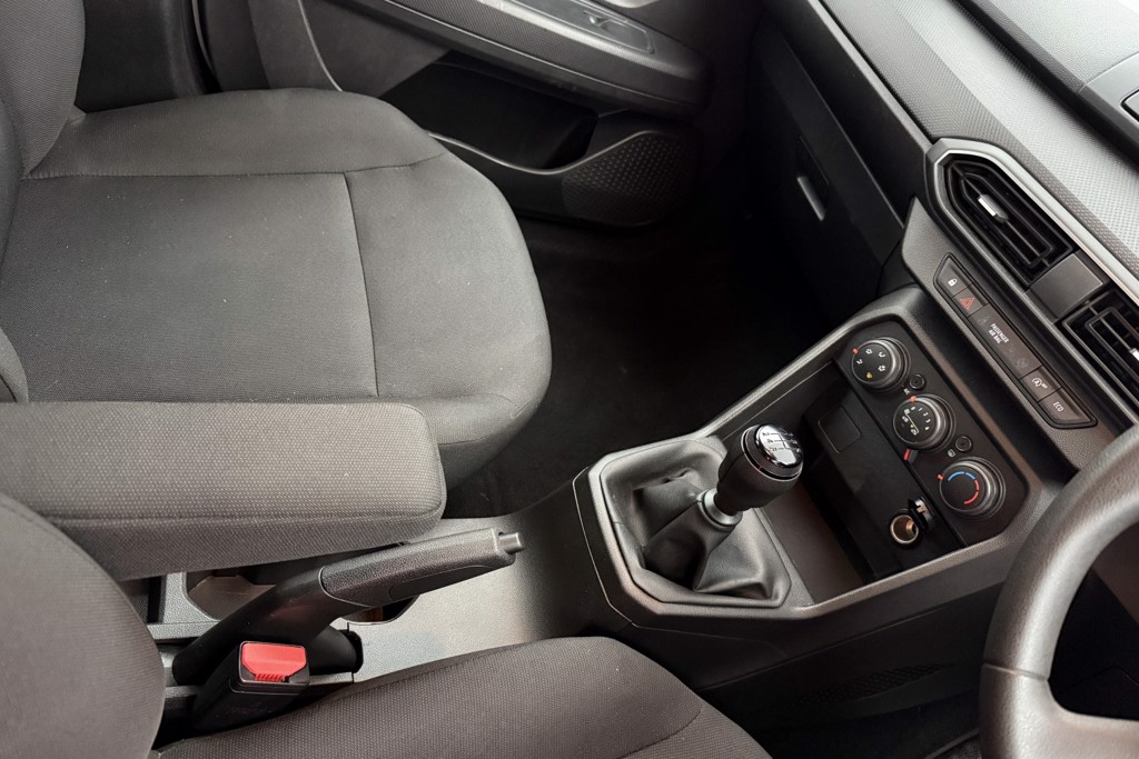 Dacia Sandero Essential Manual Petrol Hatchback - Stock Number (1568297) - 10th supplementary image