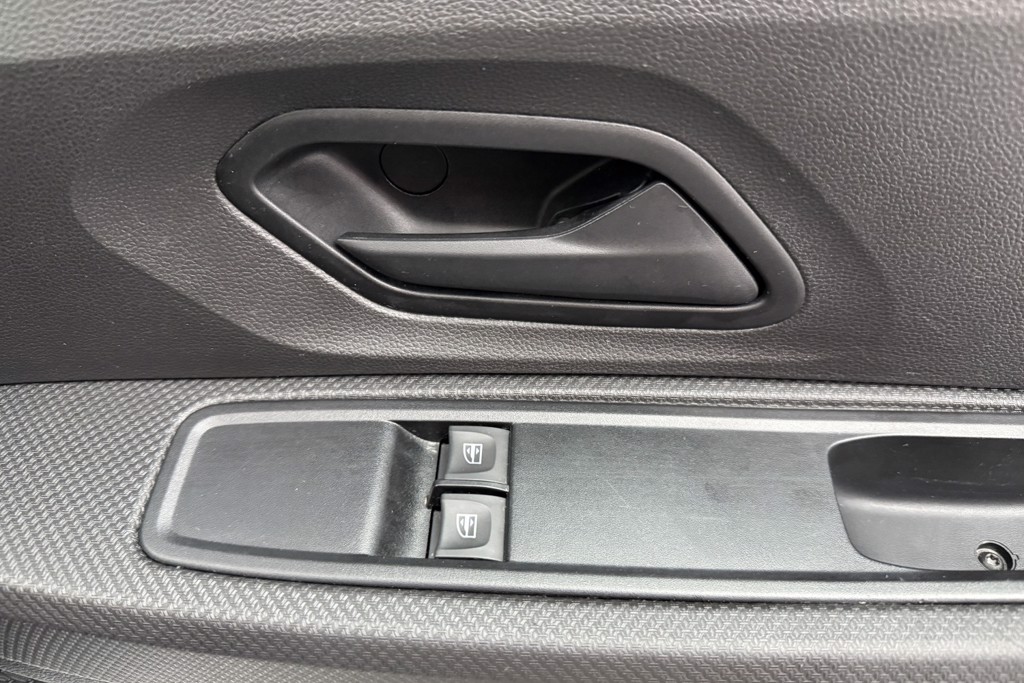 Dacia Sandero Essential Manual Petrol Hatchback - Stock Number (1568297) - 12th supplementary image