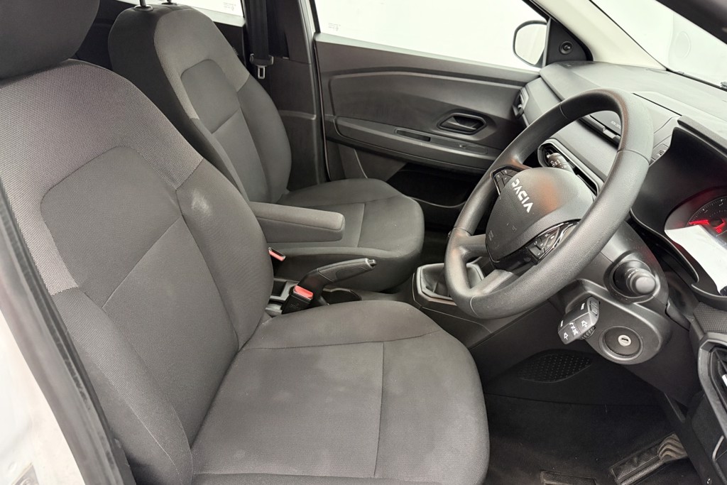 Dacia Sandero Essential Manual Petrol Hatchback - Stock Number (1568297) - 13th supplementary image