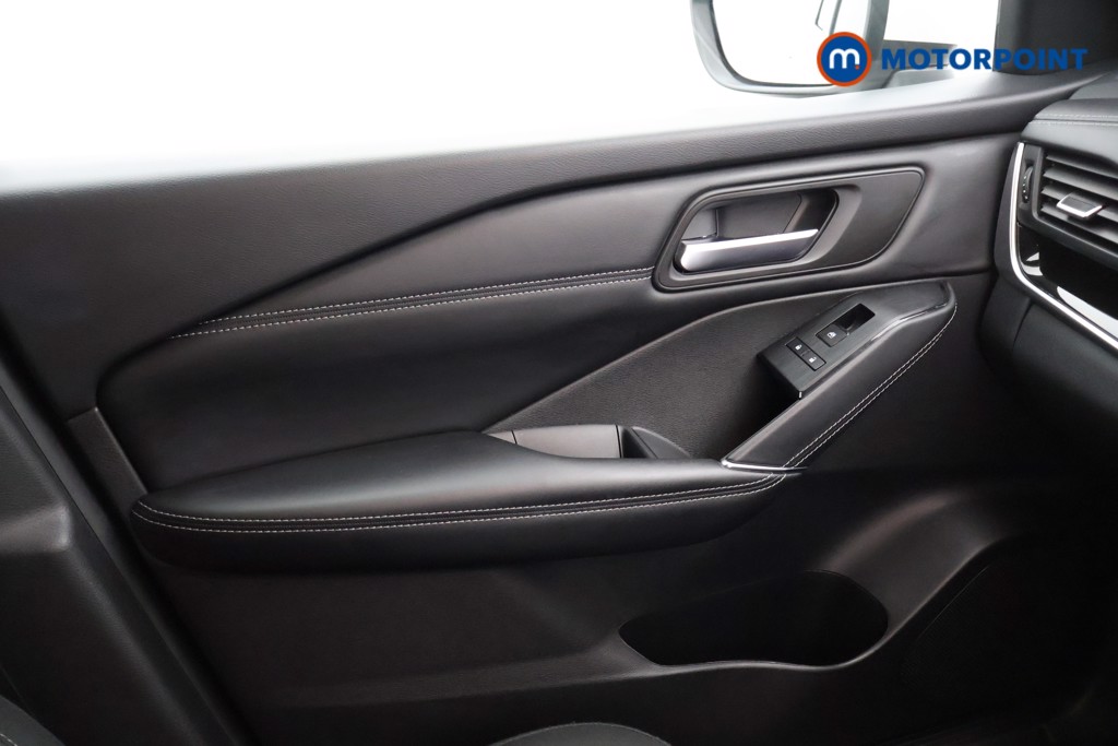 Nissan Qashqai N-Connecta Manual Petrol SUV - Stock Number (1568571) - 8th supplementary image