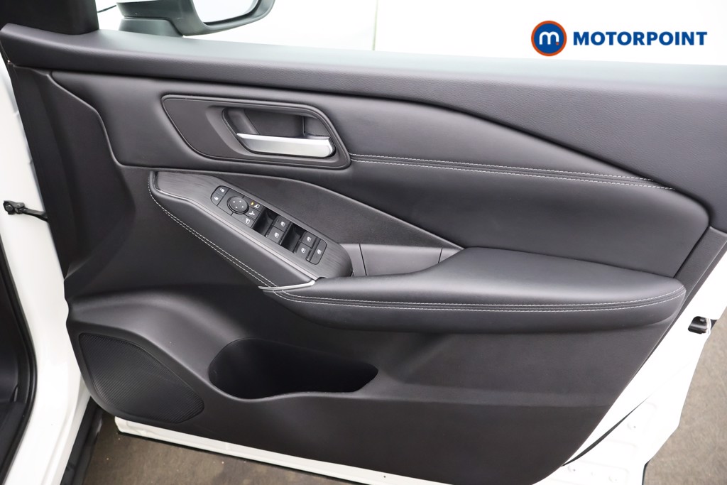 Nissan Qashqai N-Connecta Manual Petrol SUV - Stock Number (1568571) - 9th supplementary image