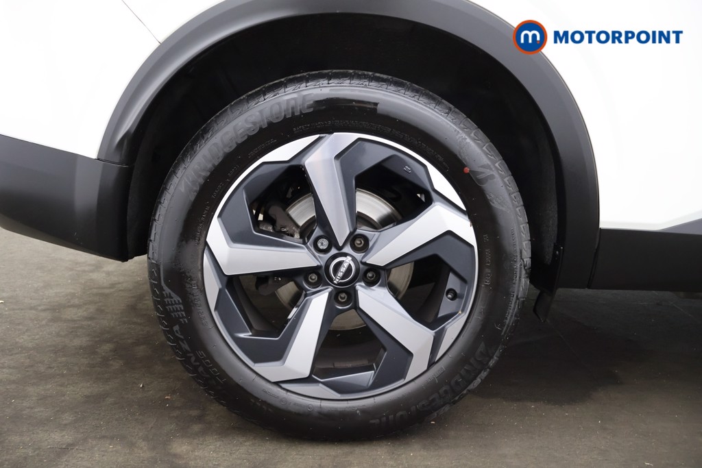 Nissan Qashqai N-Connecta Manual Petrol SUV - Stock Number (1568571) - 16th supplementary image