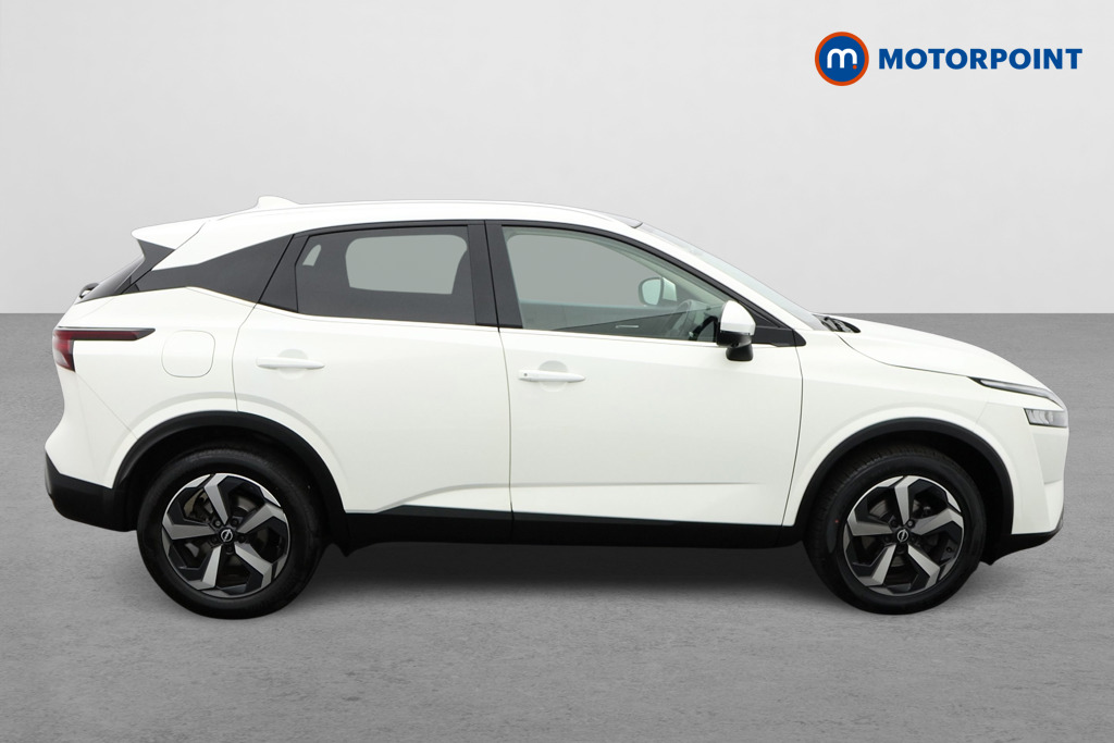 Nissan Qashqai N-Connecta Manual Petrol SUV - Stock Number (1568571) - Drivers side