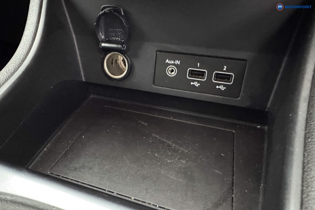 Renault Captur Iconic Manual Petrol SUV - Stock Number (1568592) - 16th supplementary image