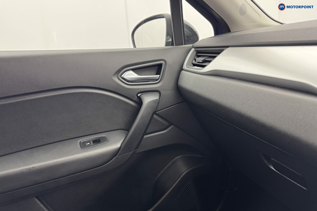 Renault Captur Iconic Manual Petrol SUV - Stock Number (1568592) - 18th supplementary image