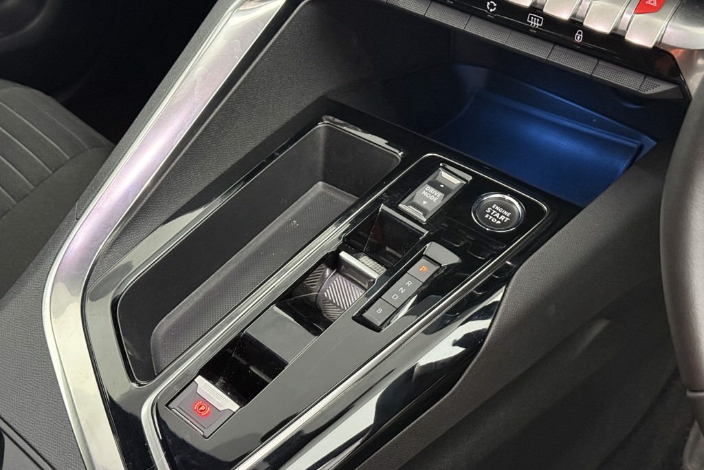 Peugeot 3008 Active Automatic Petrol Plug-In Hybrid SUV - Stock Number (1569454) - 13th supplementary image
