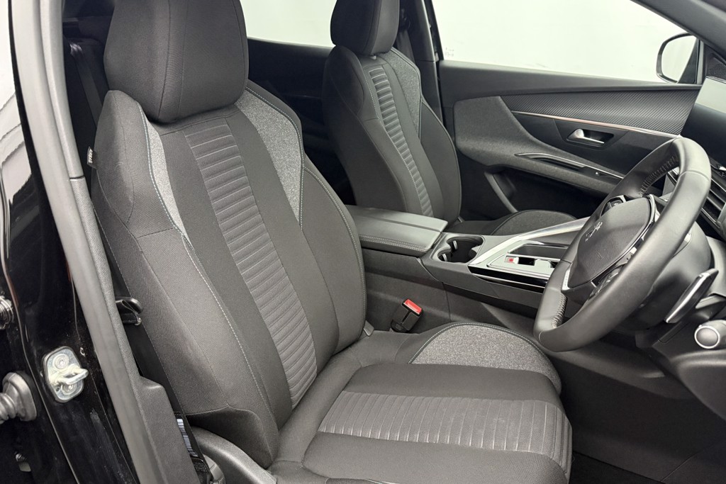 Peugeot 3008 Active Automatic Petrol Plug-In Hybrid SUV - Stock Number (1569454) - 17th supplementary image